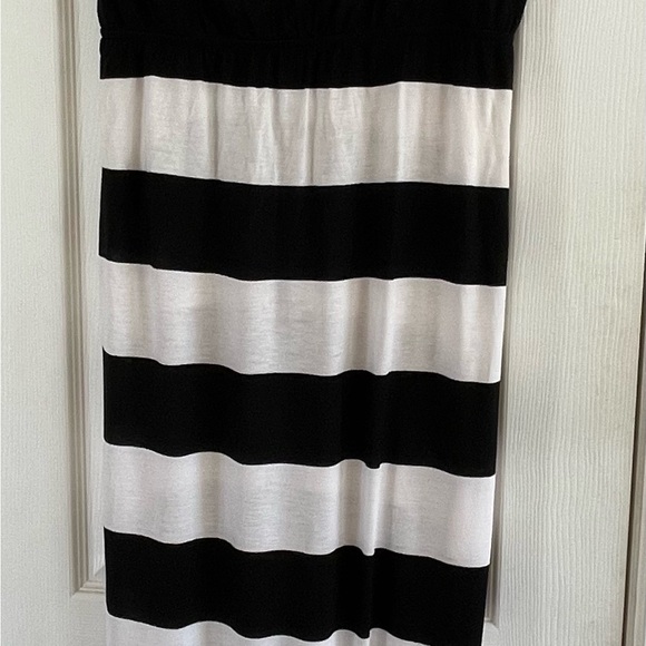 NW/OT GAP Women’s Black & Whites Striped Strapless Maxi Dress (LG) - Picture 2 of 4